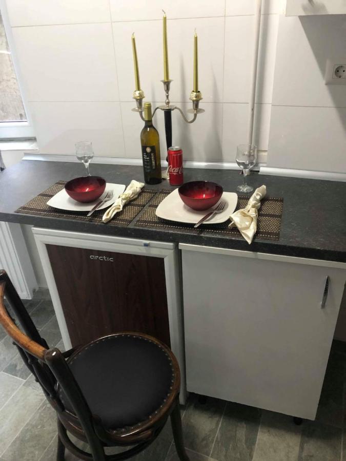 Studio In Near North Station Бухарест Екстер'єр фото